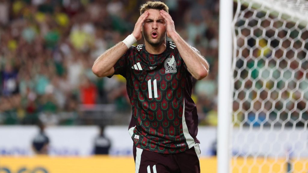 Giménez quedó en la mira ante la falta de gol (Getty Images)