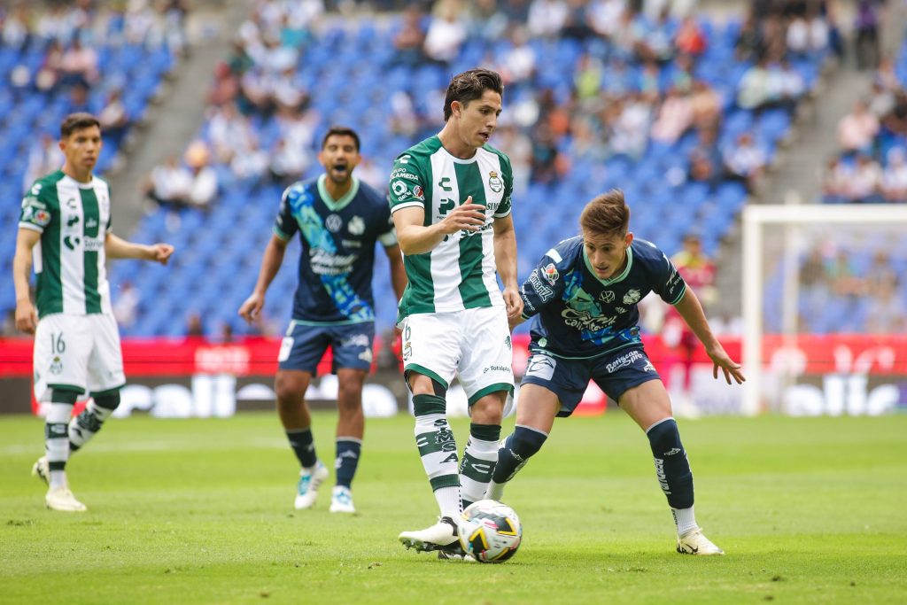 Alan Cervantes jugó para Santos Laguna en la primera jornada del Apertura 2024. (Imago)